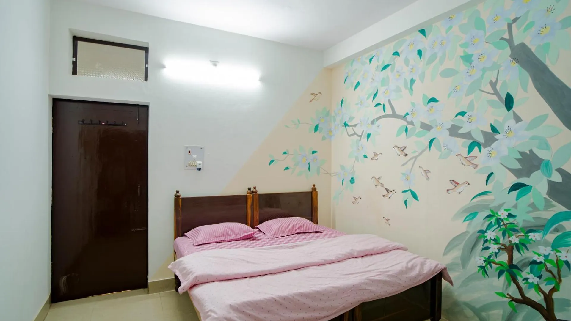 Guest house Sunrise Meadows Hotel Varanasi