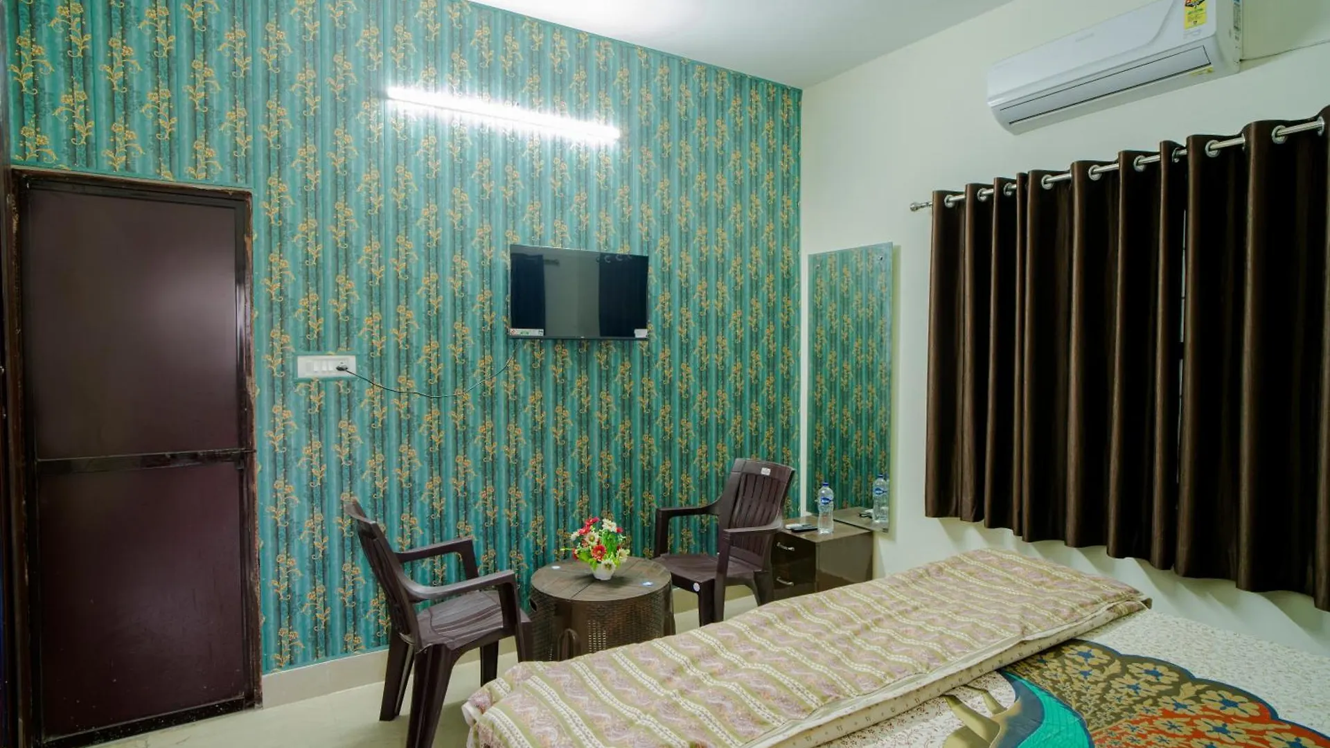 Sunrise Meadows Hotel Varanasi Guest house